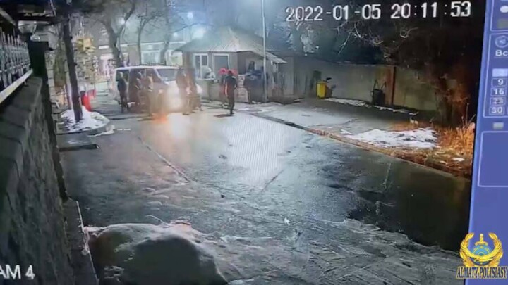 В Алматы задержали банду, совершавшую во время беспорядков вооружённые налёты на частные дома