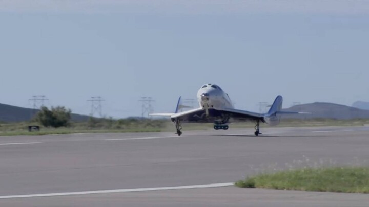 Первый туристический полёт в космос Virgin Galactic с мамой и дочерью на борту прошёл успешно