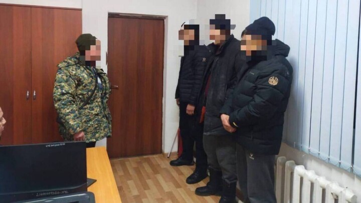 Проверили документы и сняли миллион тенге. Лжеполицейских задержали в Абайской области