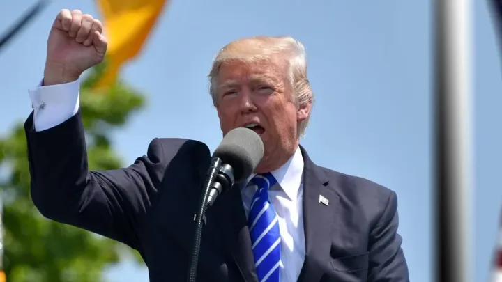 Церемонию инаугурации Трампа проведут в помещении впервые за 40 лет