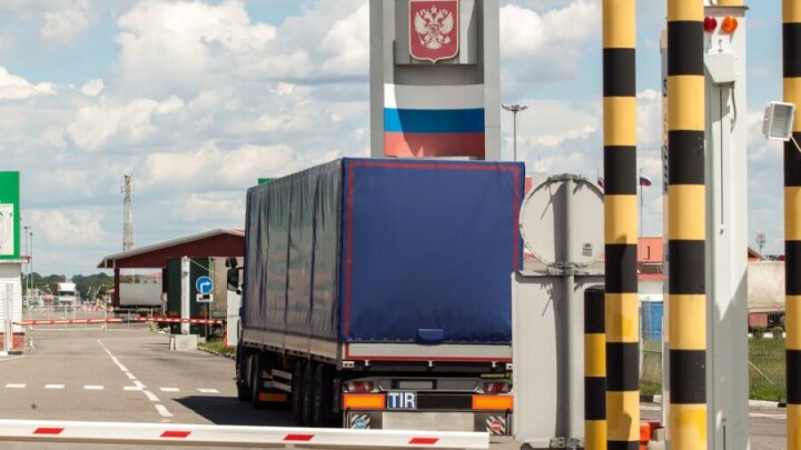 Дипломаты помогли казахстанским дальнобойщикам, застрявшим на украинско-российской границе