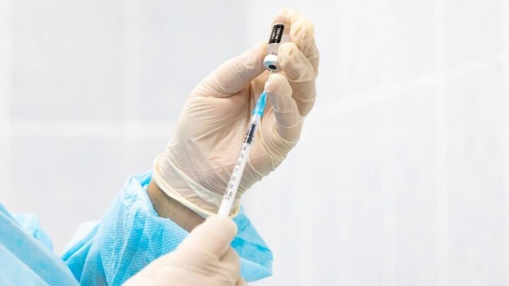 Pfizer: Для нейтрализации "Омикрона" нужно три дозы вакцины