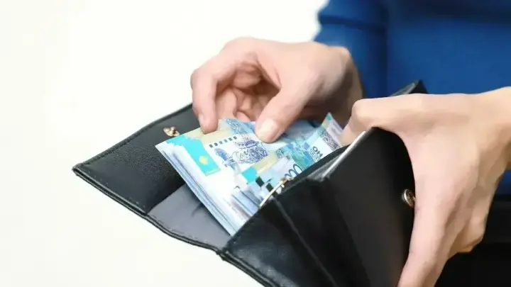 5 млрд тенге отпускных задолжали учителям в Актобе
