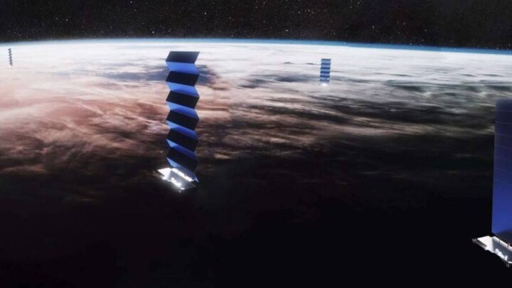Илон Маск заявил, что продолжит финансировать работу Starlink в Украине