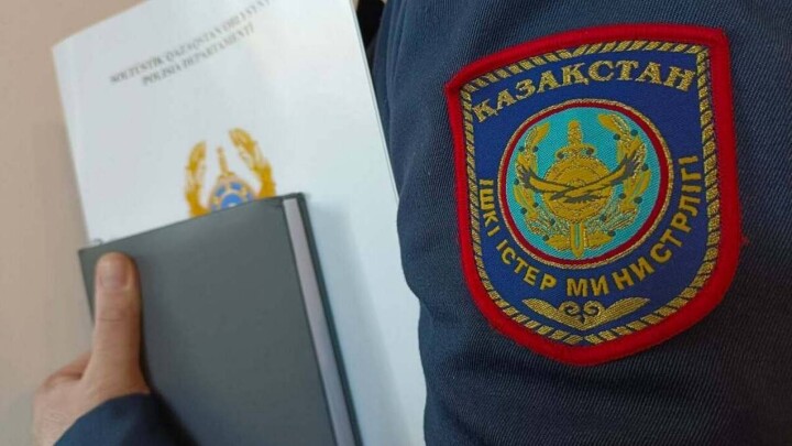 Неизвестная женщина ударила 14-летнюю девочку во дворе в Акмолинской области
