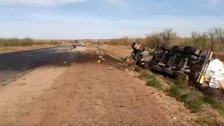 Водитель погиб в загоревшейся после ДТП машине в Актюбинской области