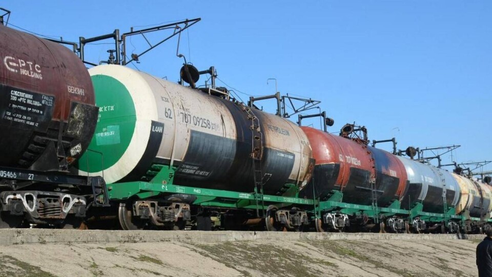 Казахстан отправил в Таджикистан 5000 тонн мазута в качестве гуманитарной помощи