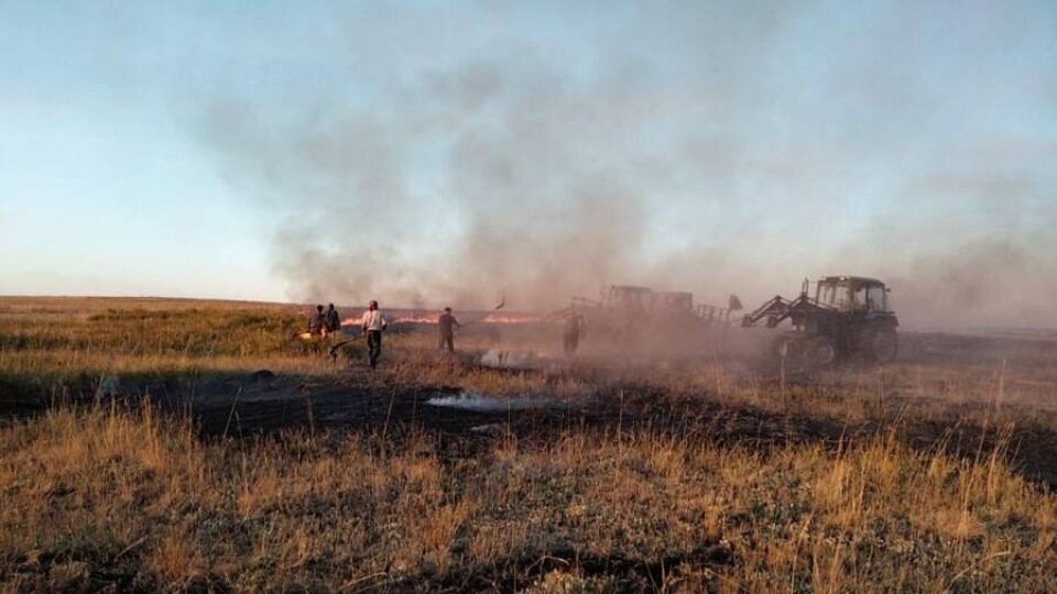 В Карагандинской области скончался мужчина, помогавший тушить степной пожар