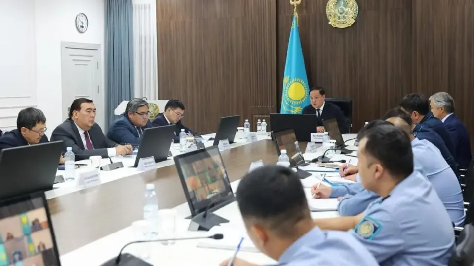 Аким Жамбылской области провёл оперативное совещание / Фото акимата региона