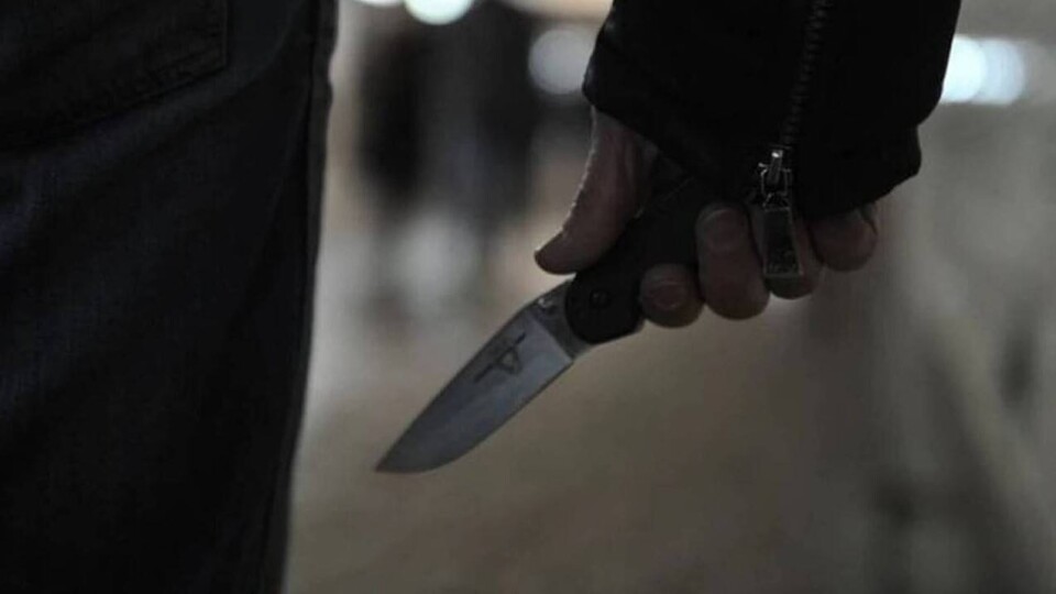 Школьник, который ранил ножом учительницу в Павлодаре, находится под домашним арестом
