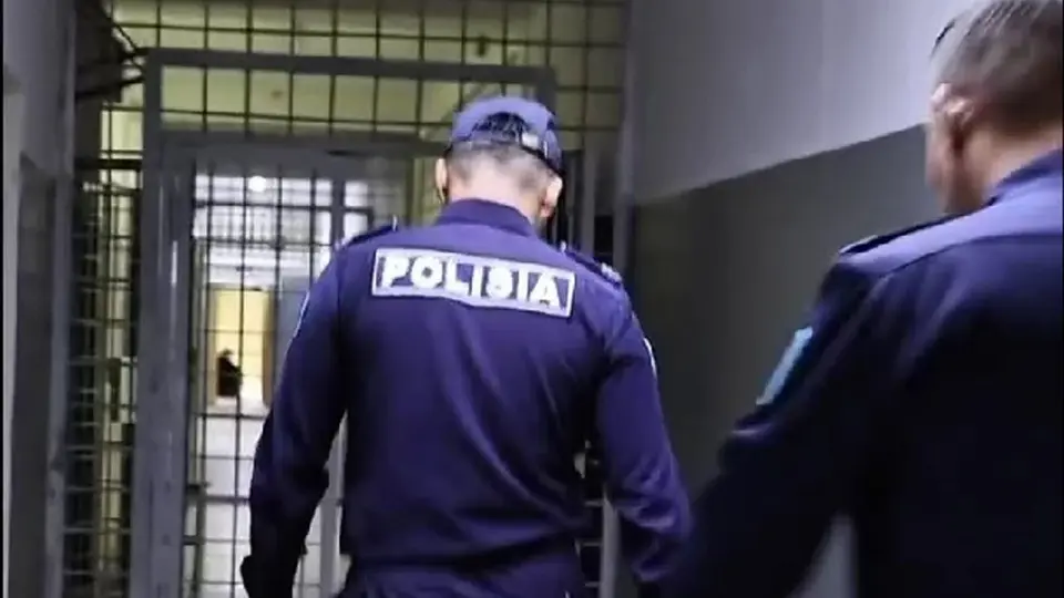 Кадр из видео Polisia.kz