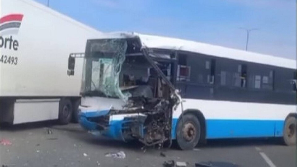 Пассажирский автобус и фура столкнулись в Актобе, есть пострадавшие