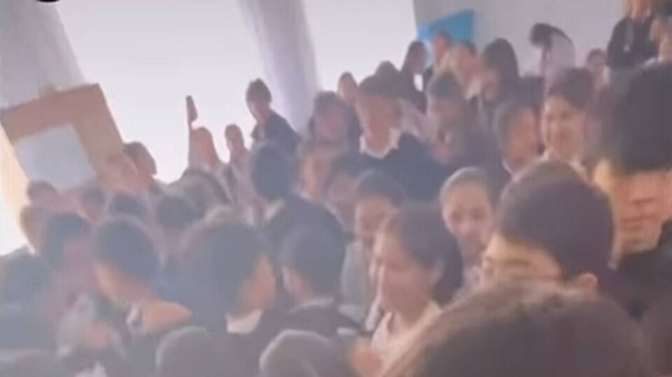 Лопнувшие батареи спровоцировали давку детей в школе Актау