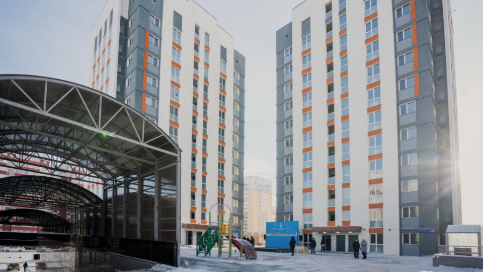 В Нур-Султане очередникам вручили ключи от квартир