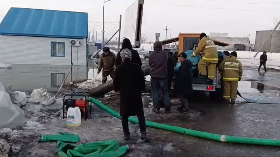 Талая вода пришла в дома и дворы в нескольких населённых пунктах Костанайской области