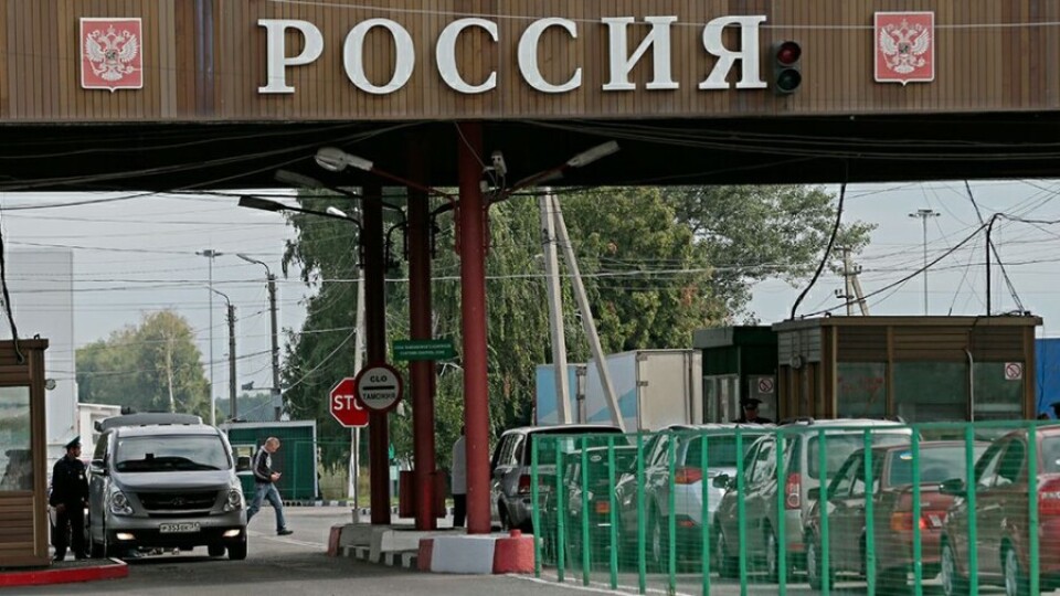 Россия расширила список членов семьи, к которым казахстанцы могут приехать через сухопутную границу