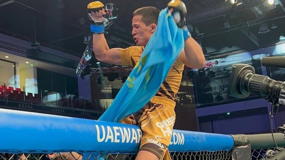 Казахстанский боец впервые в истории ММА стал трёхкратным чемпионом мира