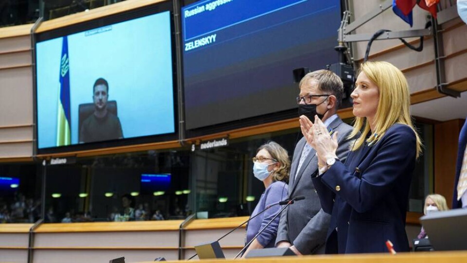 Европарламент рекомендовал предоставить Украине статус кандидата в члены ЕС