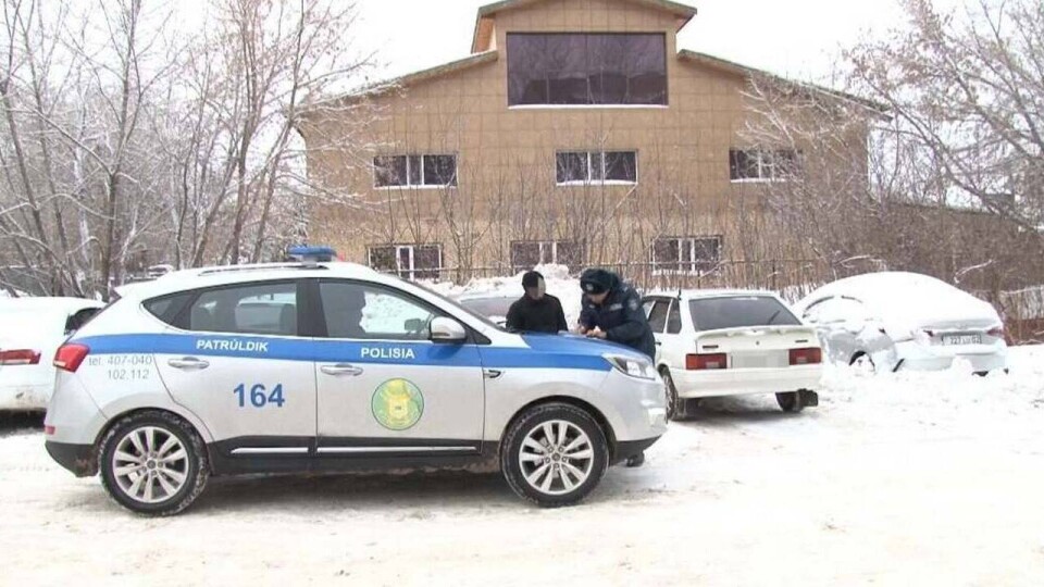 В Караганде водителей, не подчинившихся полицейским и выехавших на закрытую дорогу, оштрафовали