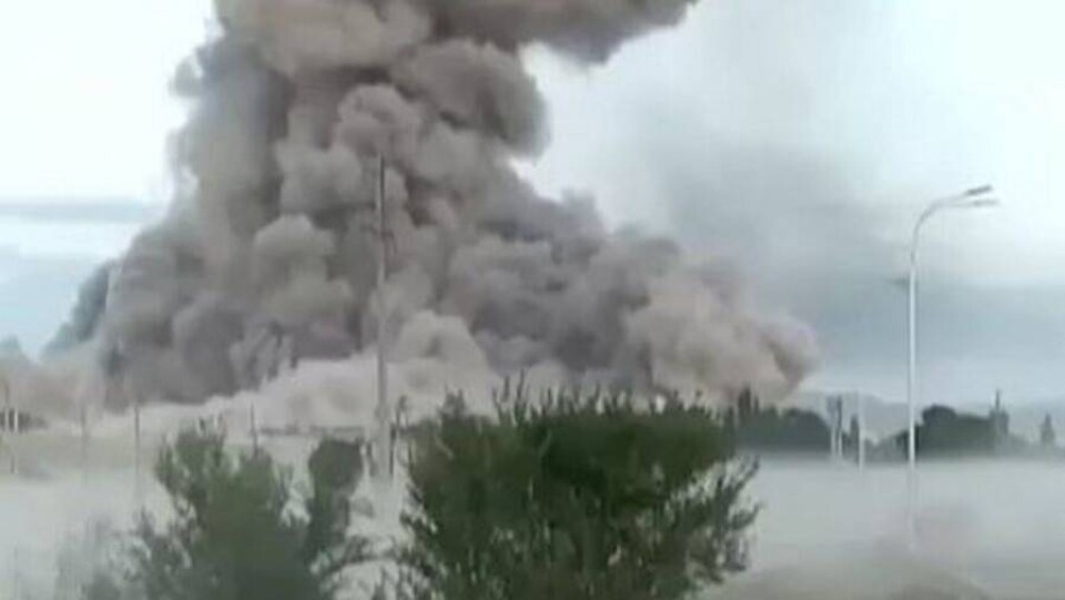 Минобороны: Осколков боеприпасов нет, взрывы носят характер ударной волны, большого звукового воздействия и пламени
