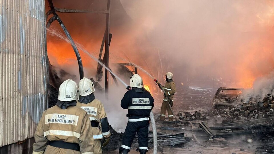 Пожар на барахолке в Алматы удалось локализовать