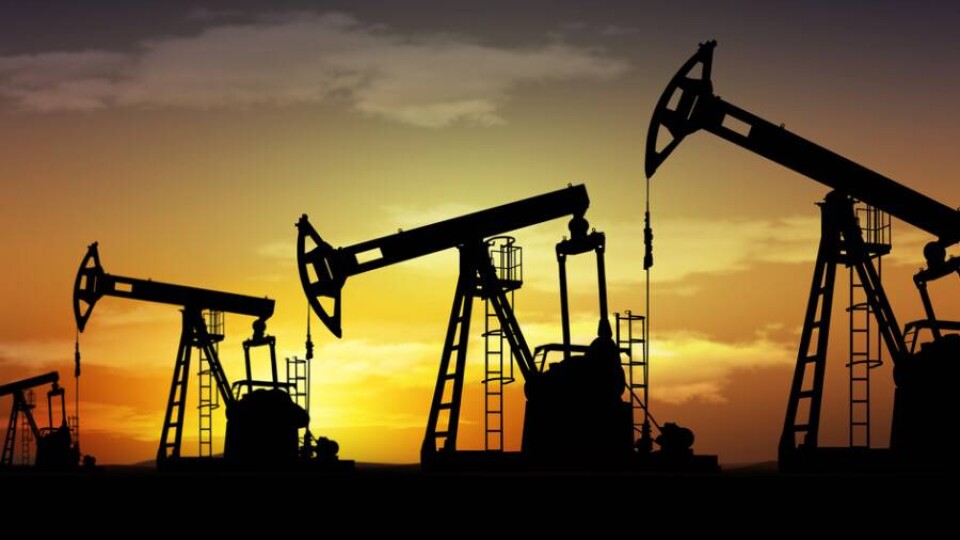 Цена нефти Brent превысила 83 доллара за баррель впервые с 2018 года