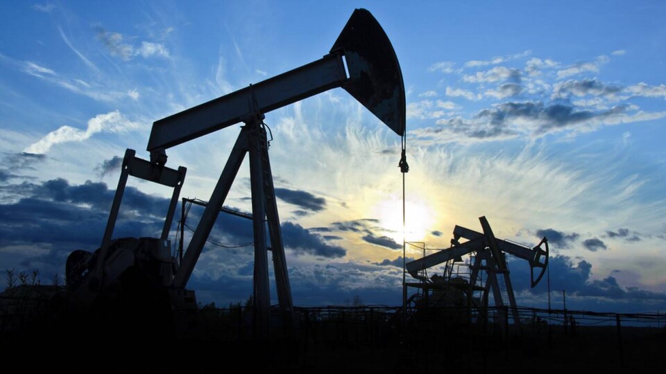 Минэнерго прогнозирует снижение добычи нефти до конца года из-за перебоев на энергоисточниках