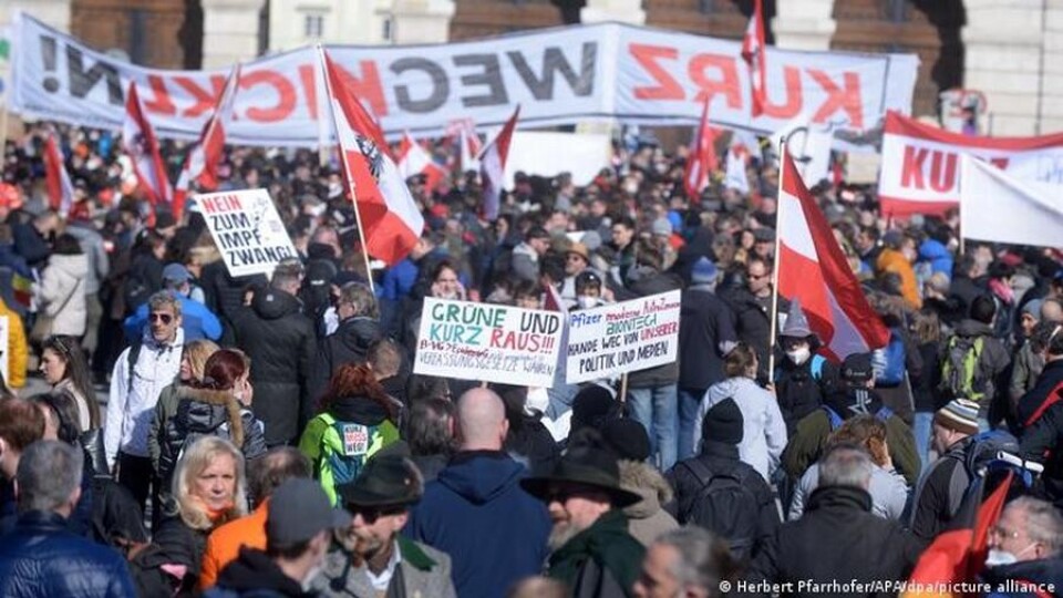 Акции протеста против карантина прошли в Австрии и ФРГ