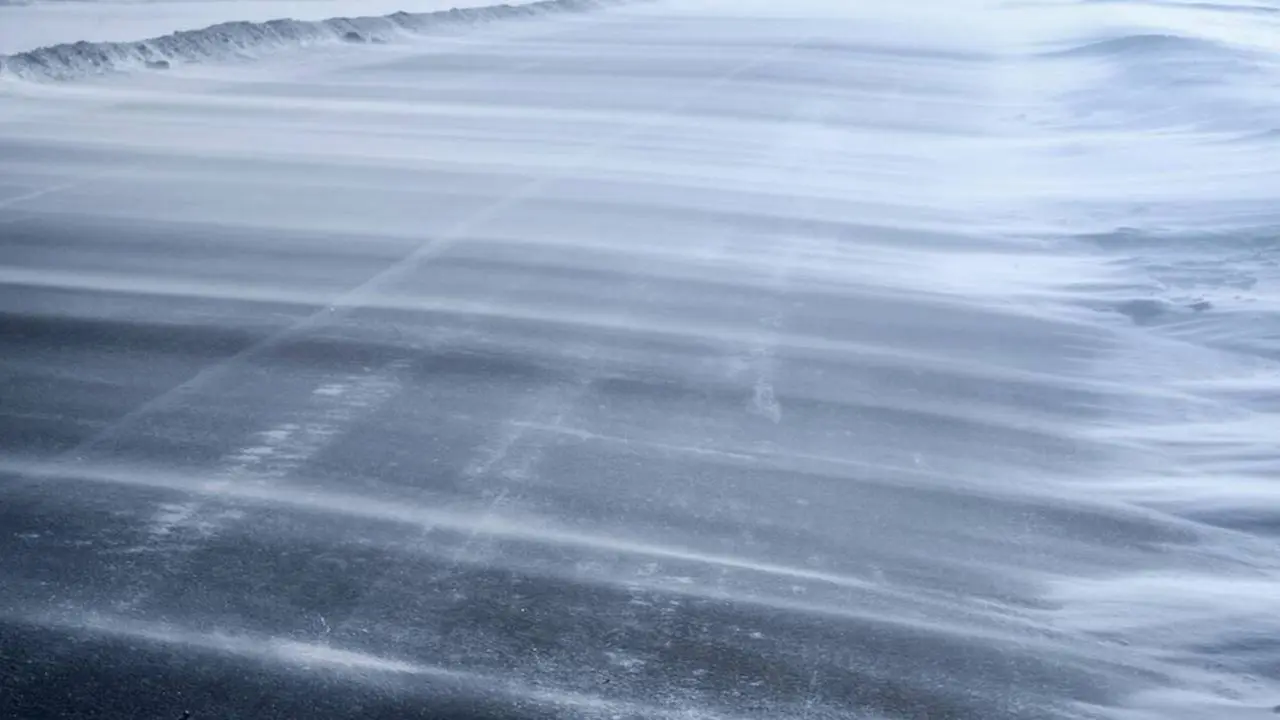 Движение на трассе из Алматы в Хоргос закрыли из-за метели