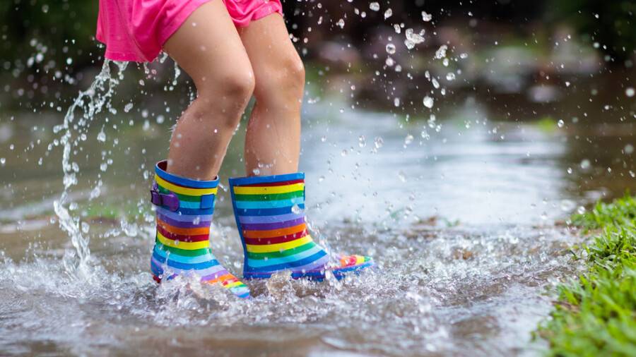 Прогноз погоды на 13 мая: штормовое предупреждение объявили в 10 областях Казахстана