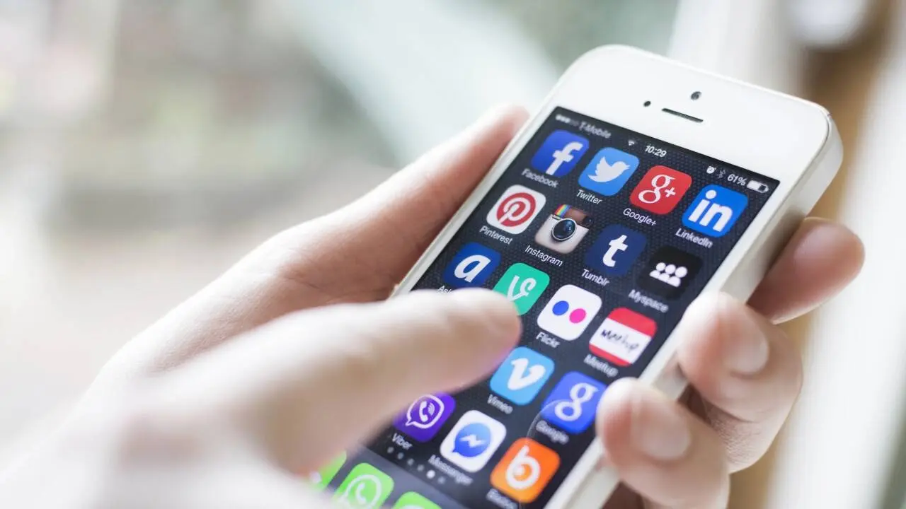 Индонезия запретит доступ к соцсетям детям младше 16 лет