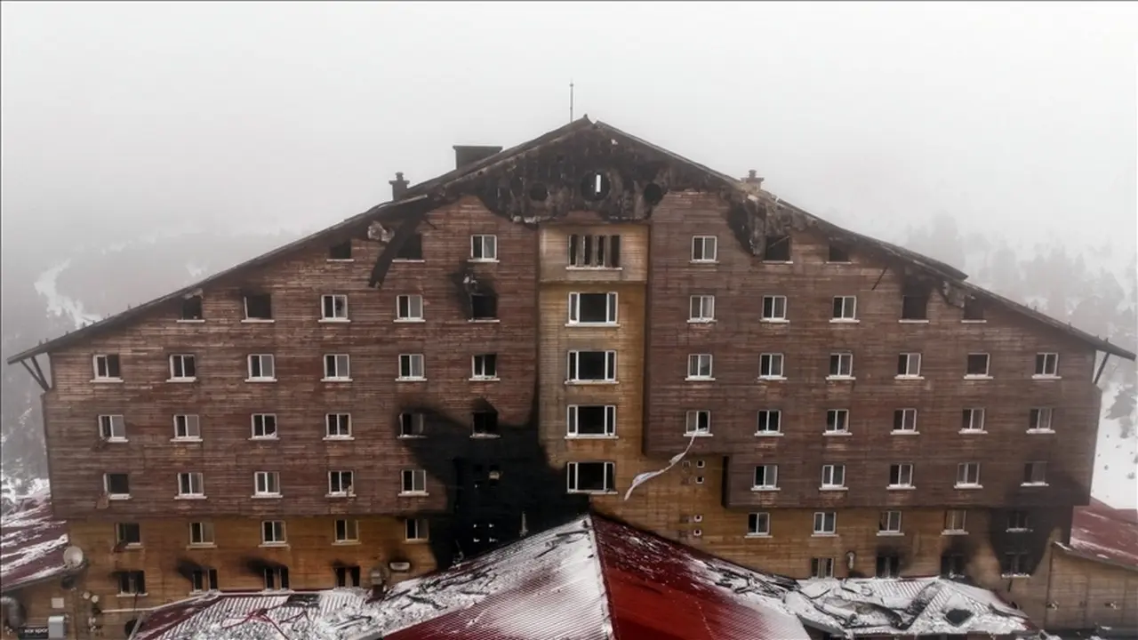 Смертельный пожар на турецком курорте Карталкая: 11 обвиняемых приговорили к пожизненным срокам