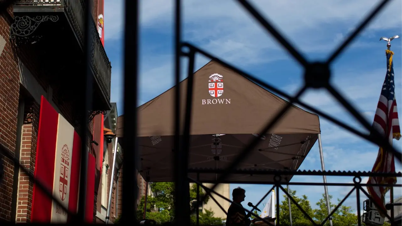 Фото со страницы Brown University в Facebook