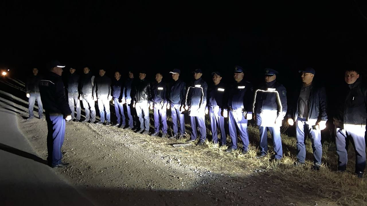 Подростки сбежали из спеццентра в Рудном, полиция просит помощи в поисках