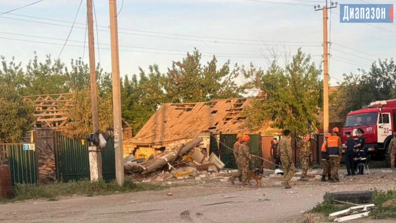 Взрыв и обрушение частного дома произошло в Актобе, погиб человек