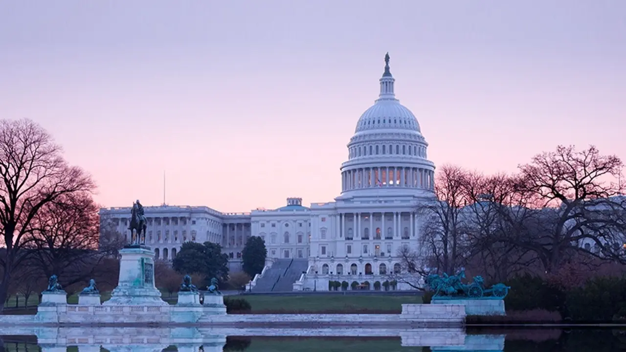 Фото со страницы U.S. Senate Democrats в Facebook