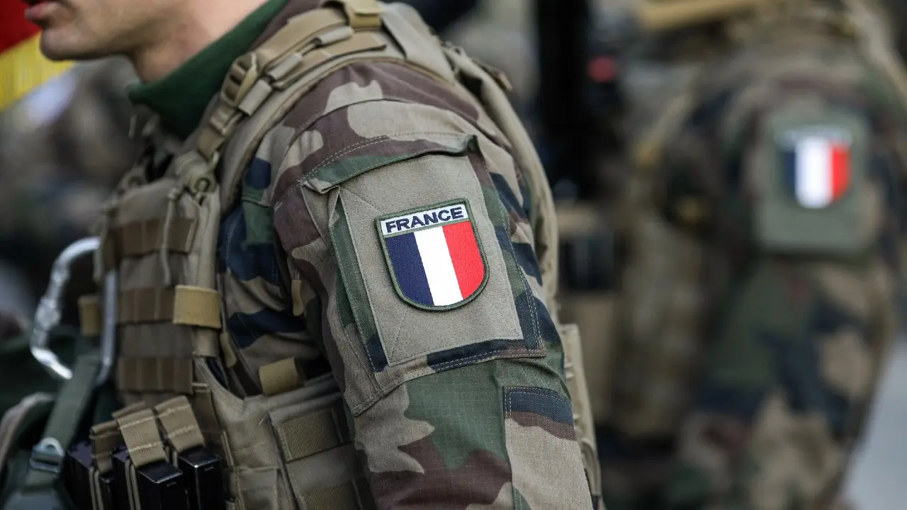 Франция возрождает добровольную военную службу