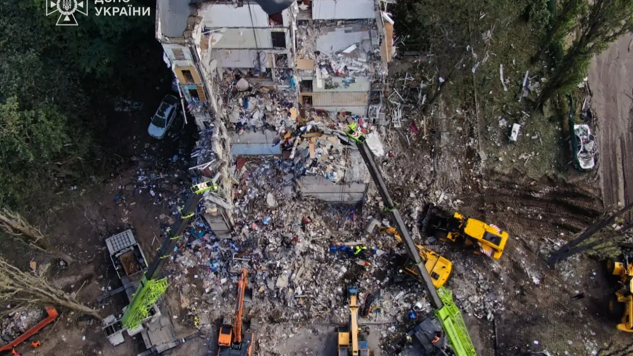 Последствия ракетного удара по Киеву 31 июля / Фото ГСЧС Украины