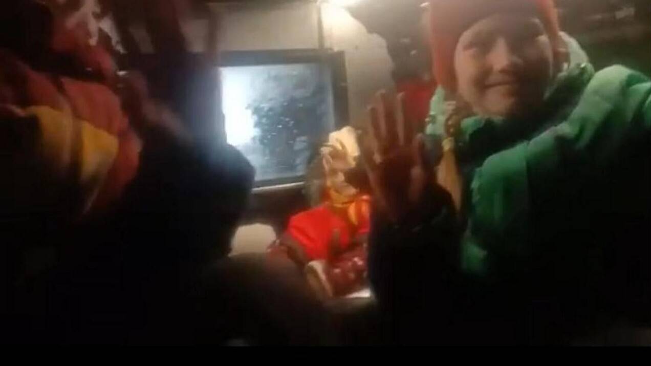 В ВКО дети остались заблокированными в заметённом снегом сельском спортклубе