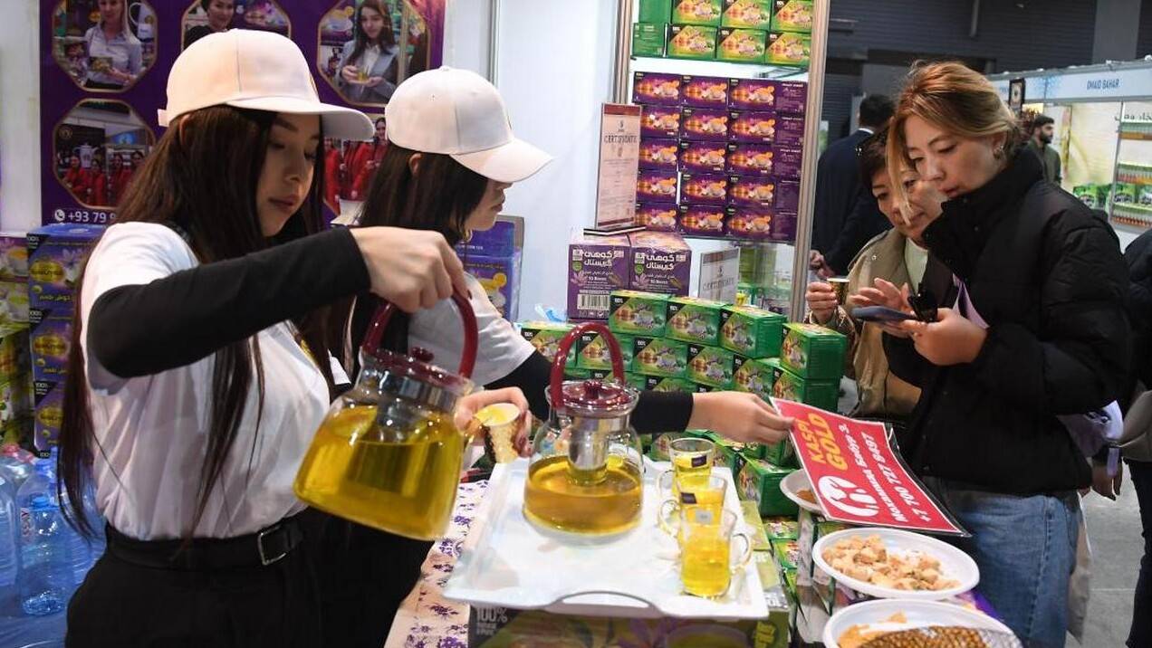 Шафрановый чай, антиквариат и драгоценные камни представили на выставке афганских товаров в Алматы