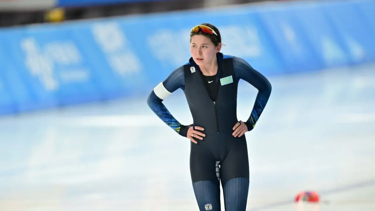 Казахстанка Кристина Шумекова стала абсолютной чемпионкой мира по конькобежному спорту среди юниоров