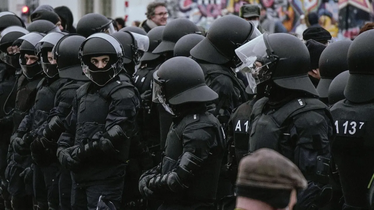 Транспортный коллапс и отмена уроков: бюджетники в Бельгии бастуют против мер жёсткой экономии