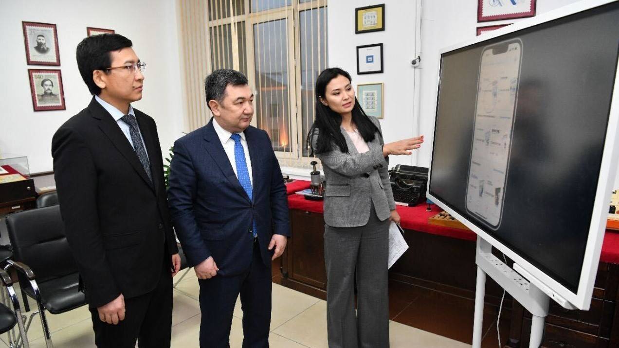 Аймагамбетов оформил подписку на детские издания и напомнил, что педагогов уже не принуждают выписывать газеты