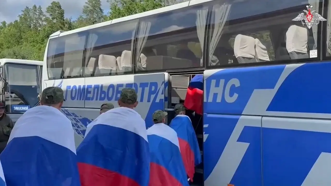 Обмен пленными 26 июня 2025 года / Кадр с видео Минобороны РФ