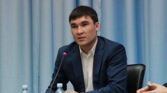 Мажилис досрочно прекратил полномочия депутата Серика Сапиева 