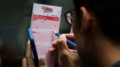 Американские лотереи разыгрывают миллиард, казахстанцы в игре