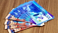 "Выплату в 42 500 тенге сделать безусловным базовым доходом". Что думают о кризисе экономисты?