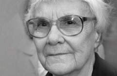 Умерла Харпер Ли, написавшая легендарный роман "Убить пересмешника"
