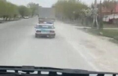 В Шымкенте сняли на видео полицейского, едущего по встречной полосе 