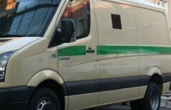 Водитель инкассаторской машины, разогнавший пешеходов на площади в Астане, заплатит штраф
